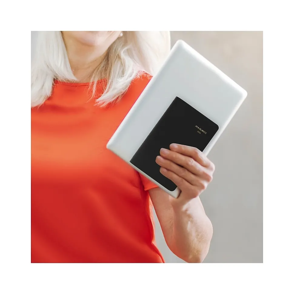 2025 AT-A-GLANCE My Day 5" x 8" Daily Appointment Book, Faux Leather Cover Black (70-207-05-25)